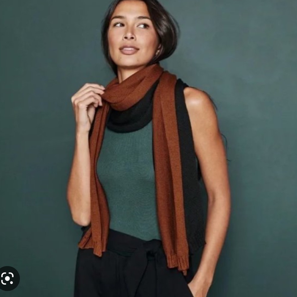 Summersalt Two toned Color-block scarf OS